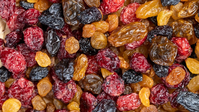 assorted dried berries and raisins