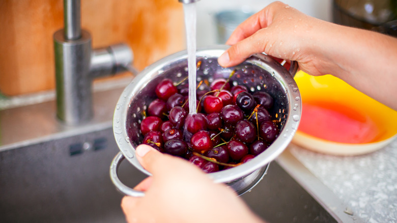 washing cherries