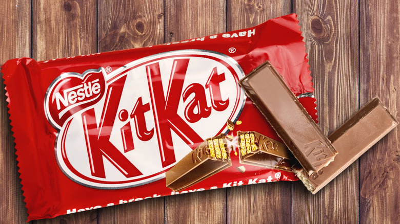 pack of open KitKat