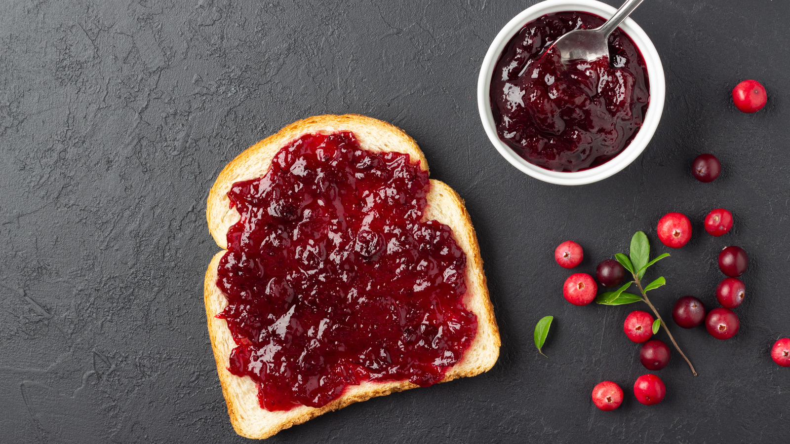 how-to-prevent-runny-cranberry-sauce