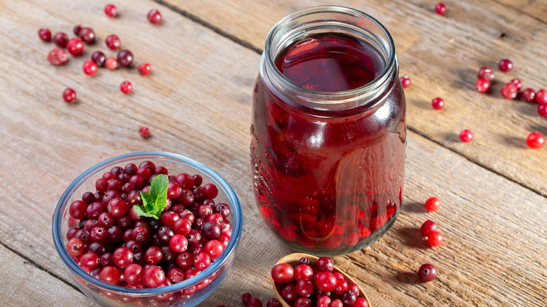 cranberry sauce in a jar 