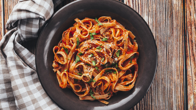 pasta with tomato sauce