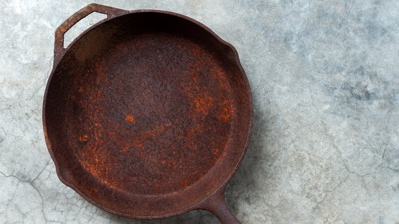 How to Remove Rust From Cast Iron Grill Pan