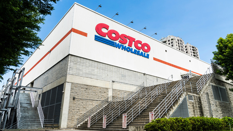 Costco warehouse