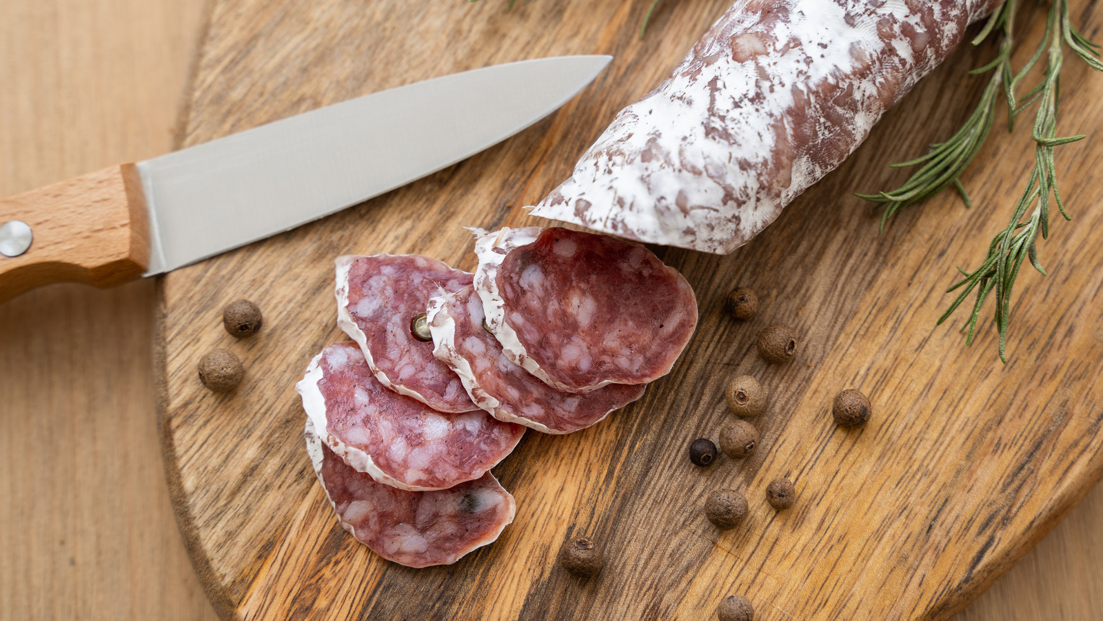 how-to-spot-the-safe-to-eat-mold-on-your-platter-of-cured-meat