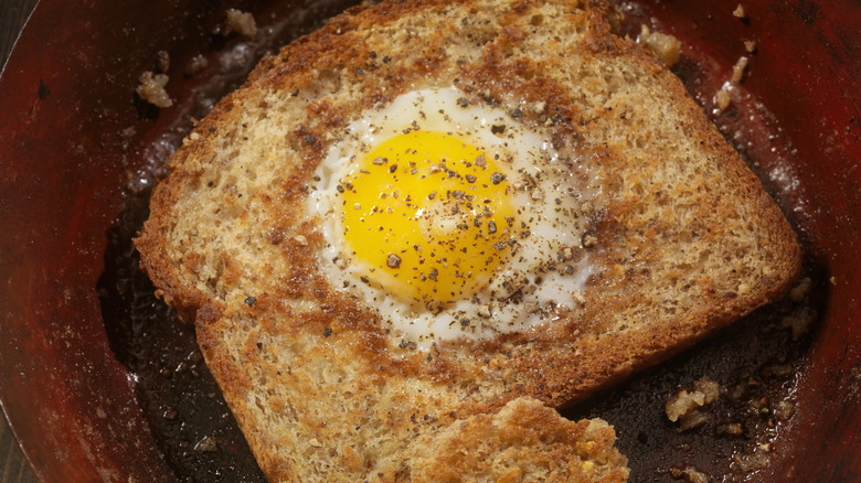 Egg-in-a-hole toast