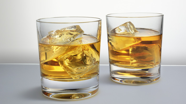 whiskey on rocks