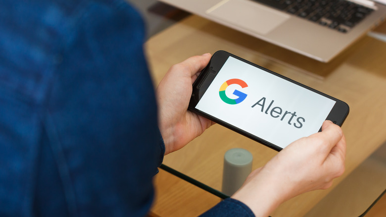 google alerts on smartphone