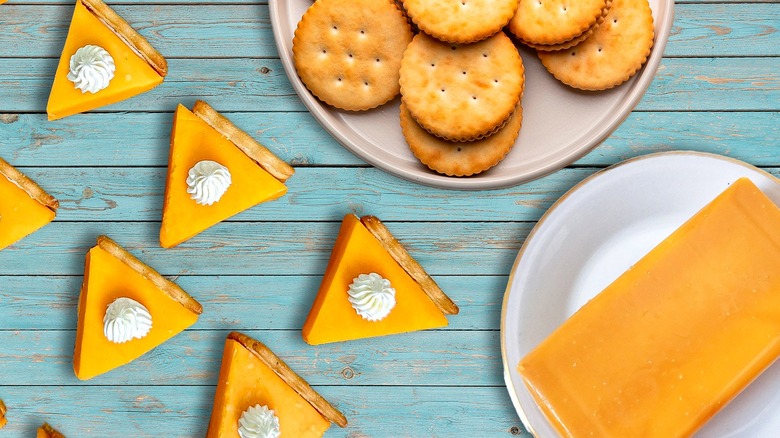 cheese cracker mini pie slices