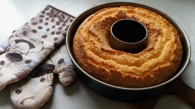 freshly baked bundt cake