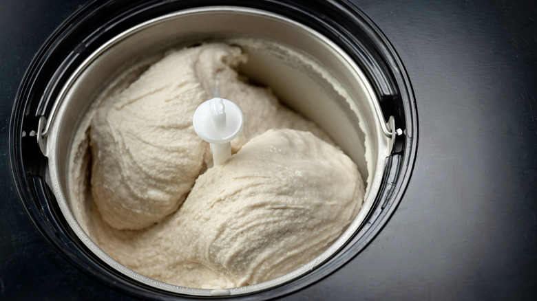 ice cream maker with vanilla ice cream