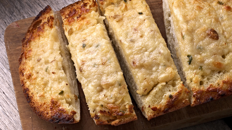 slices of garlic bread