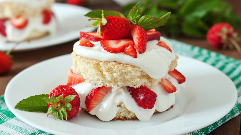 strawberry cake