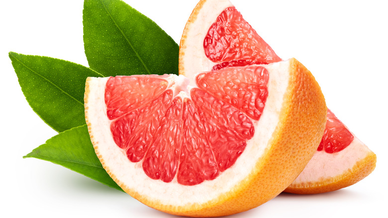 Red grapefruit slices