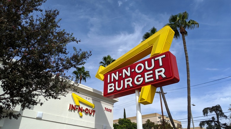 In-N-Out Burger sign