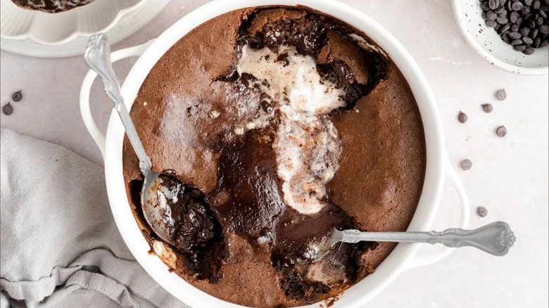 Brownie pudding wth ice cream