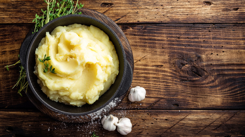 Garlic mashed potatoes in bowl 