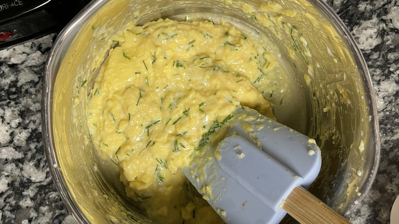 cheesy scrambled eggs with chives