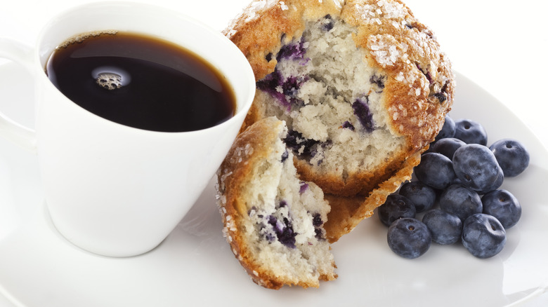 Blueberry muffins with coffee