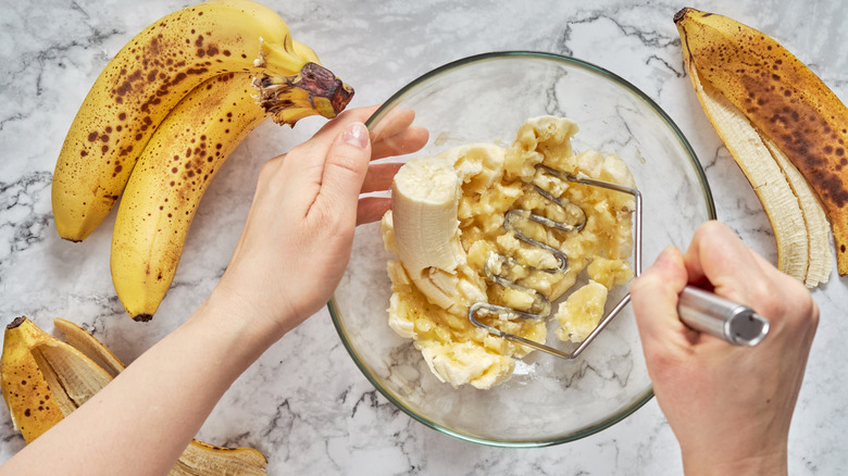 mashed bananas bowl