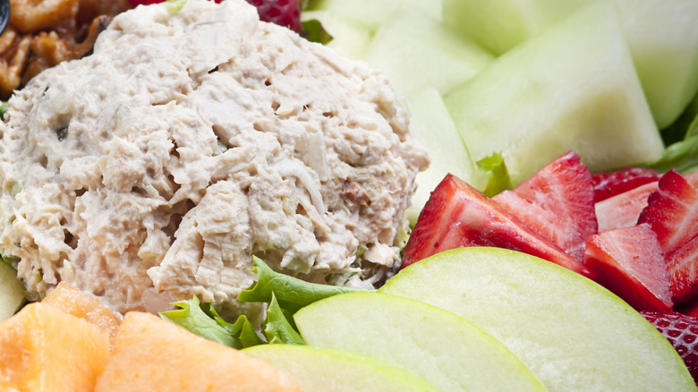 Chicken salad with strawberries and apples