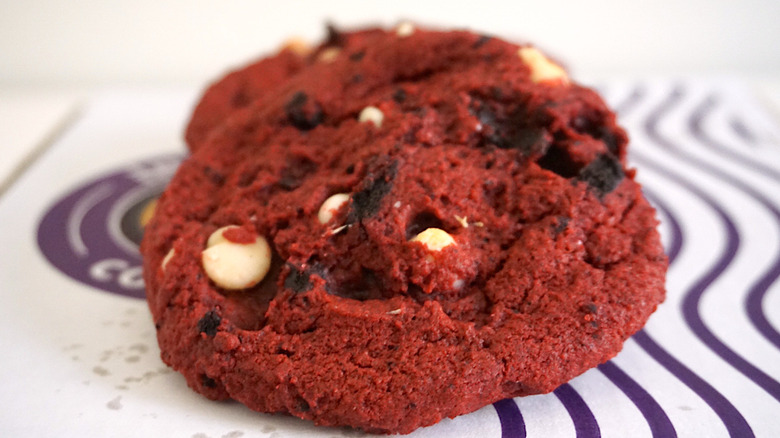 Classic Red Velvet Cookies N Cream