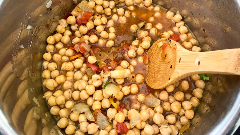 chickpeas in pot with spices