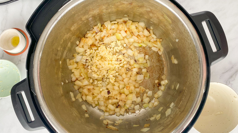 onion and garlic in instant pot