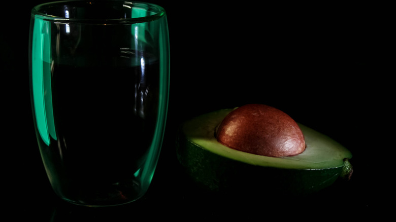 avocado pit tea