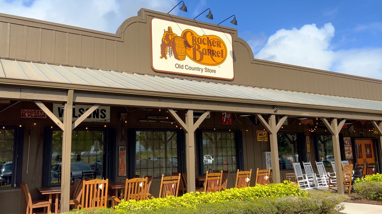 Cracker Barrel store