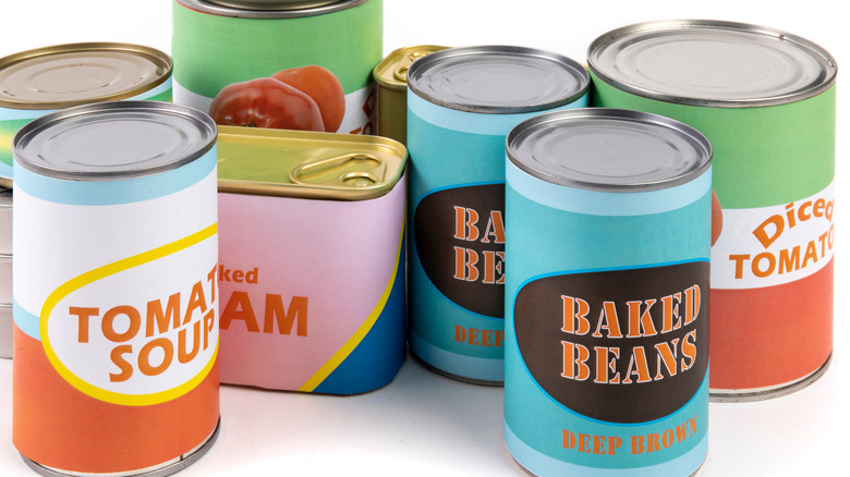 Food cans with generic labels