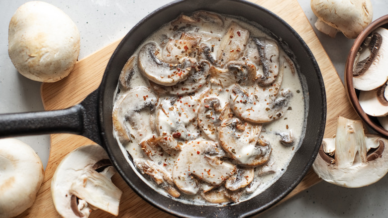 Mushroom sauce in cast iron pan