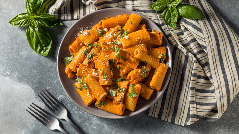 bowl of penne alla vodka