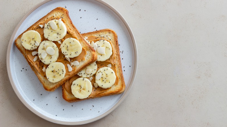 toast with peanut butter bananas