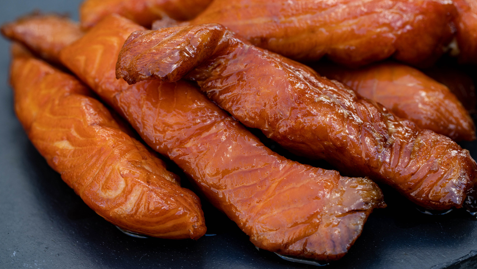 https://www.tastingtable.com/img/gallery/is-salmon-candy-really-what-it-sounds-like/l-intro-1665087956.jpg