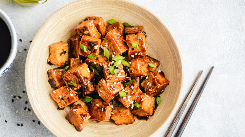 Prepared tofu in sesame sauce