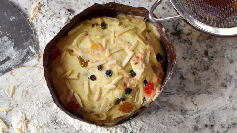 panettone in a pan