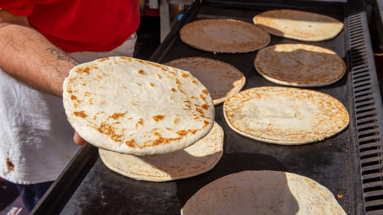 Making piadina