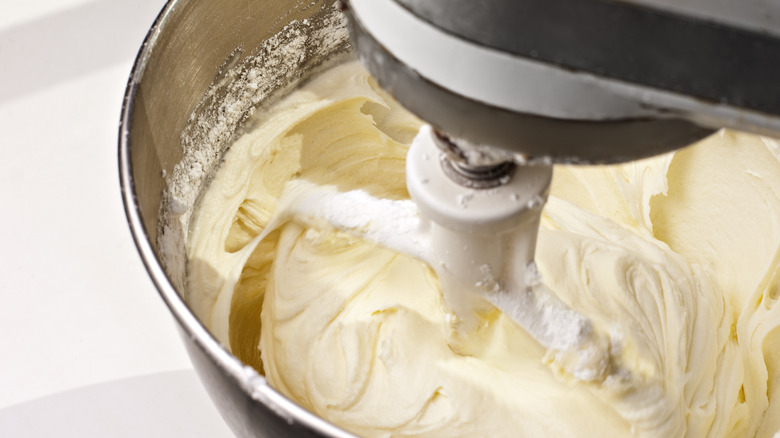 mixing buttercream