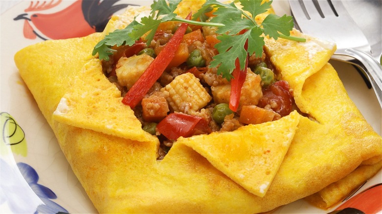 Thai omelet with baby corn