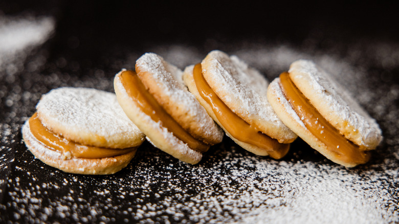alfajores cookies with dulce de leche centers