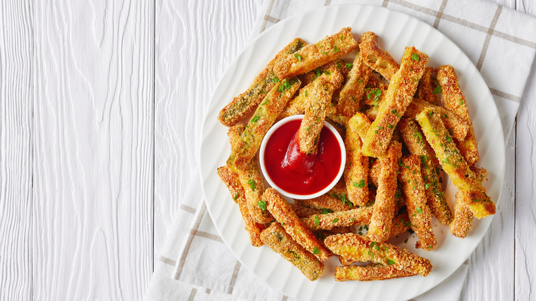 zucchini sticks with ketchup