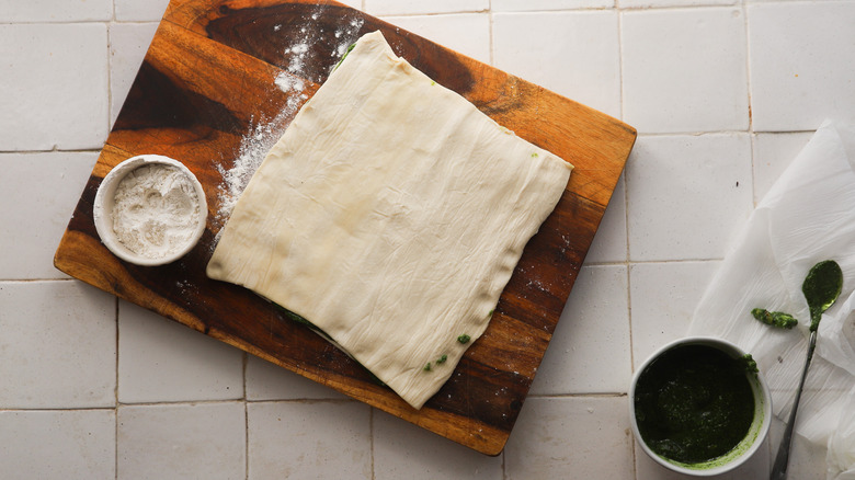 Puff pastry stuffed with pesto