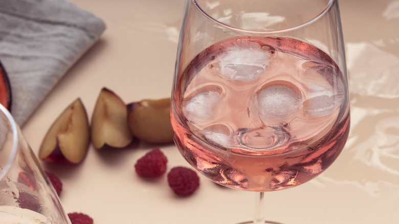 wine glass with ice