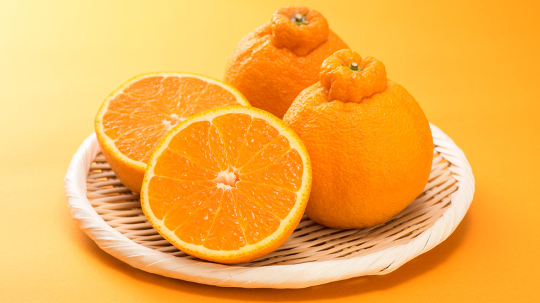 Sumo oranges cut in half 