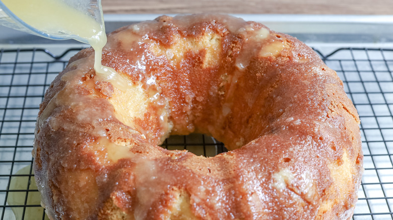 glazing kentucky bourbon butter cake