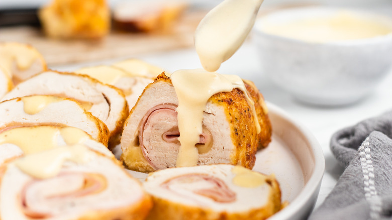 chicken cordon bleu in plate 