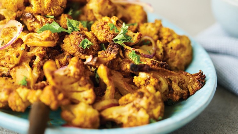 plate of popcorn cauliflower