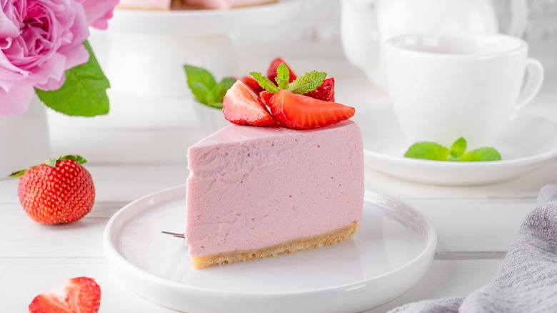 No bake dessert with strawberries