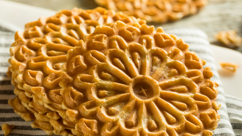 Italian pizzelle cookies 